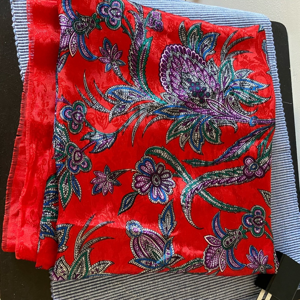 Art of the scarf tie rack red scarf.